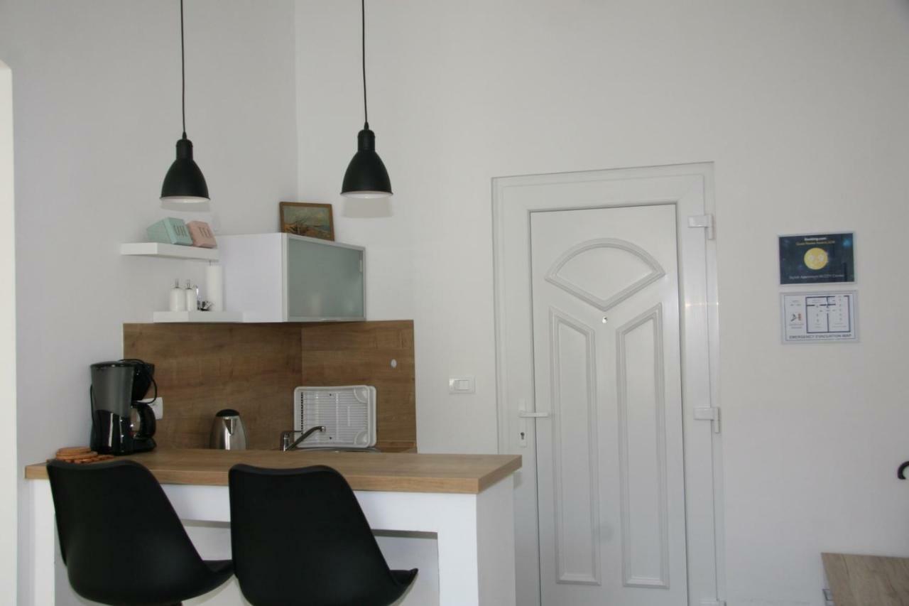 Stylish In Center Appartement
