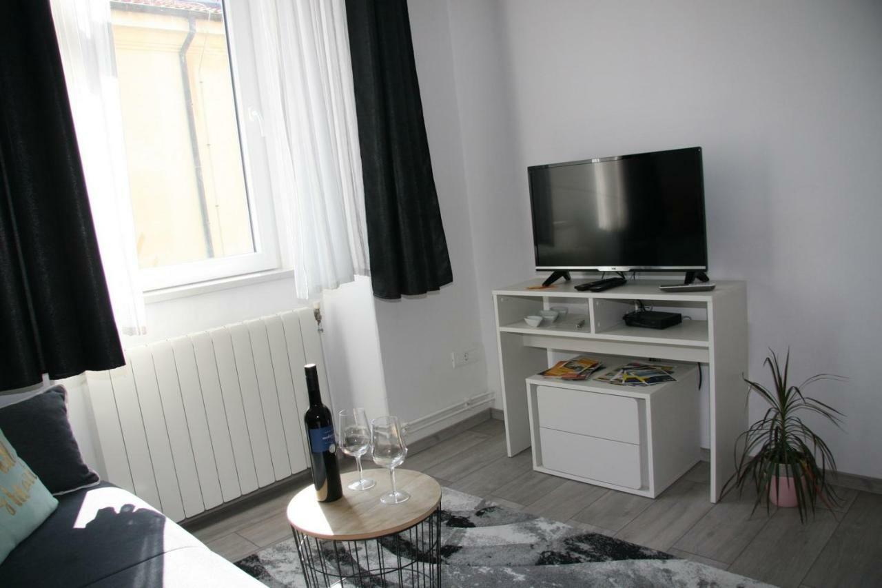 Appartement Stylish In Center Pula